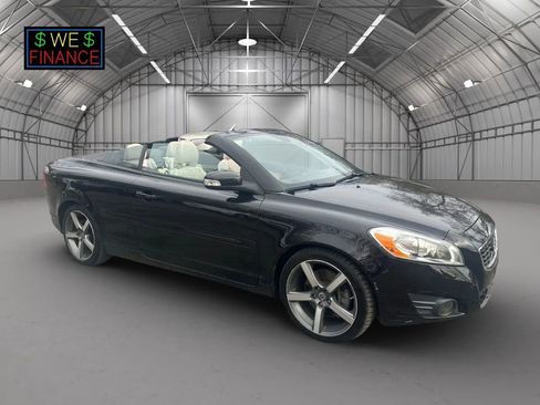 Used 2011 Volvo C70 T5 image 1