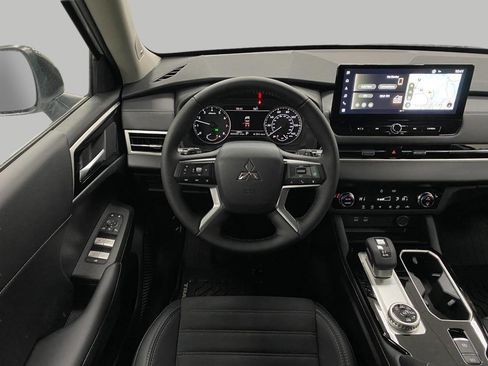 New 2026 Mitsubishi Outlander AWD image 47