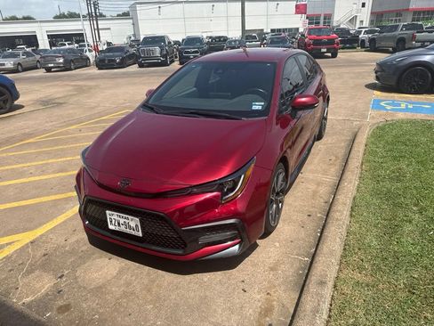 Used 2022 Toyota Corolla SE FWD image 3