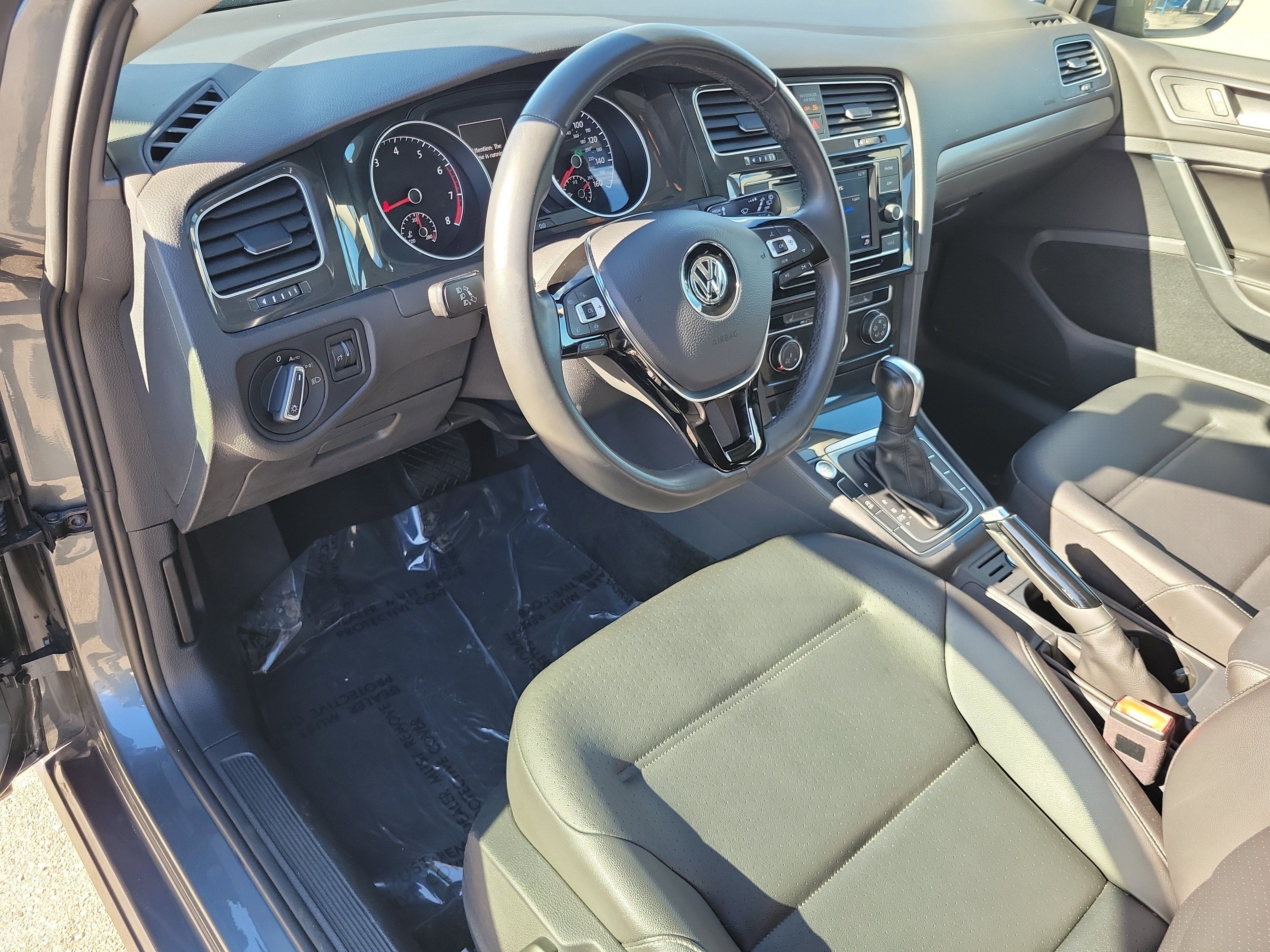 Used 2020 Volkswagen Golf 4-Door FWD image 8