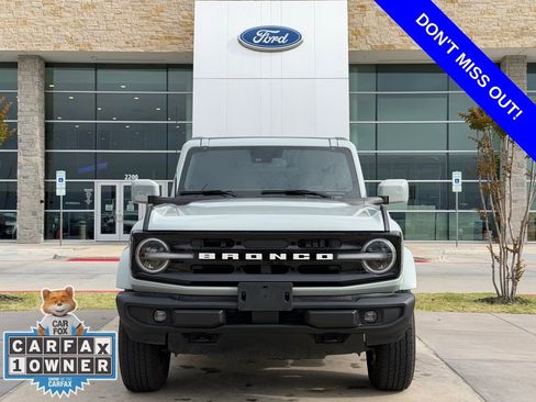 Used 2024 Ford Bronco Outer Banks image 2