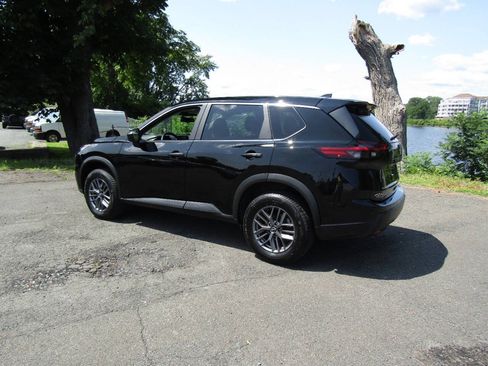 Used 2024 Nissan Rogue S AWD/4WD image 35