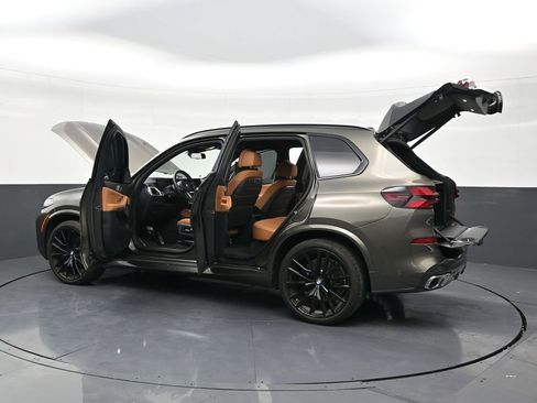 Used 2025 BMW X5 M60i image 31