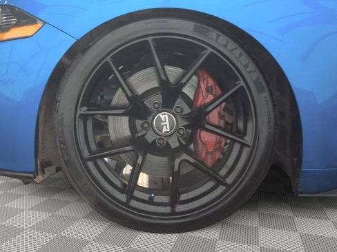Used 2019 Ford Mustang GT RWD image 4