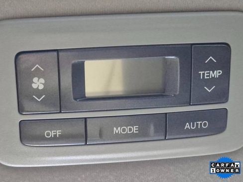 Used 2011 Toyota Sienna SE image 22