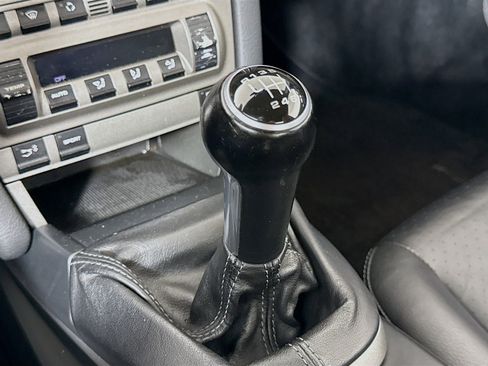 Used 2005 Porsche 911 Carrera image 18