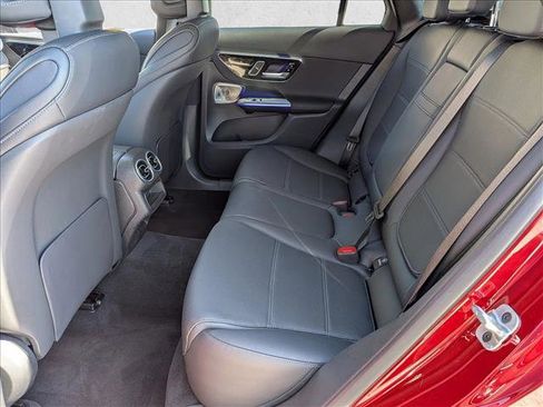 Used 2025 Mercedes-Benz GLC 300 4MATIC image 22