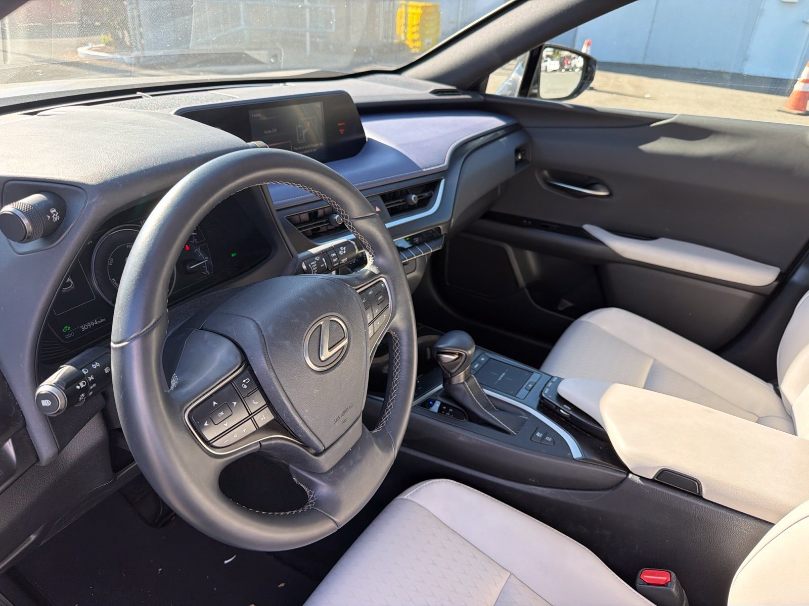 Used 2020 Lexus UX 250h w/ Accessory Package AWD/4WD image 8