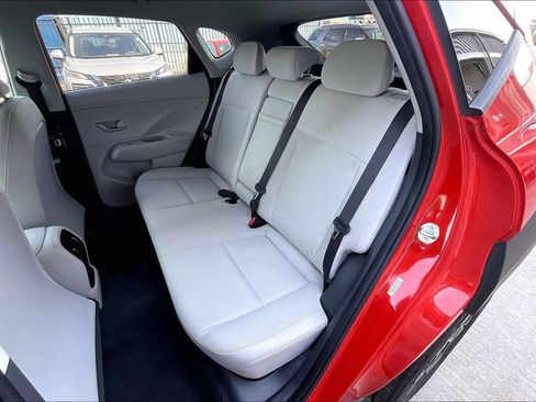 Used 2024 Hyundai Kona SEL AWD/4WD image 26