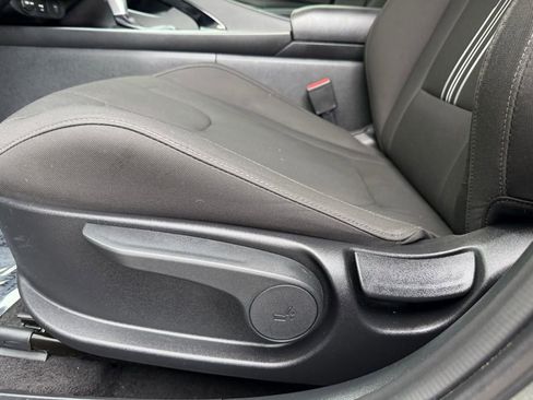 Used 2025 Hyundai Elantra SEL image 18