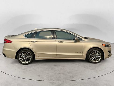 Used 2019 Ford Fusion Titanium FWD image 4