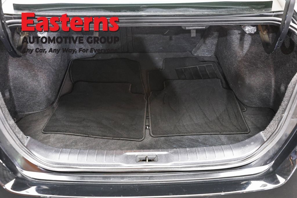 Used 2025 Nissan Altima 2.5 SV FWD image 11