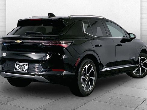 Used 2025 Chevrolet Equinox EV LT image 13