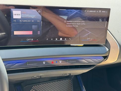 Used 2025 BMW X3 xDrive30i w/ Premium Package AWD/4WD image 24