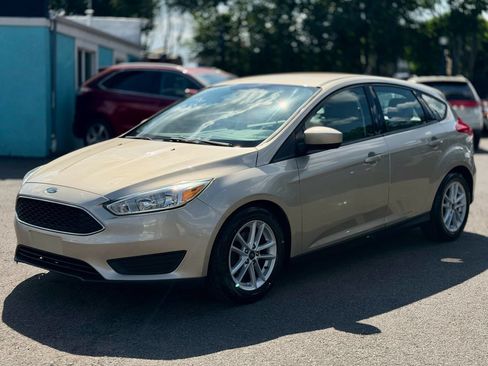 Used 2018 Ford Focus SE FWD image 4