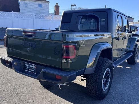 Certified 2022 Jeep Gladiator Willys image 8