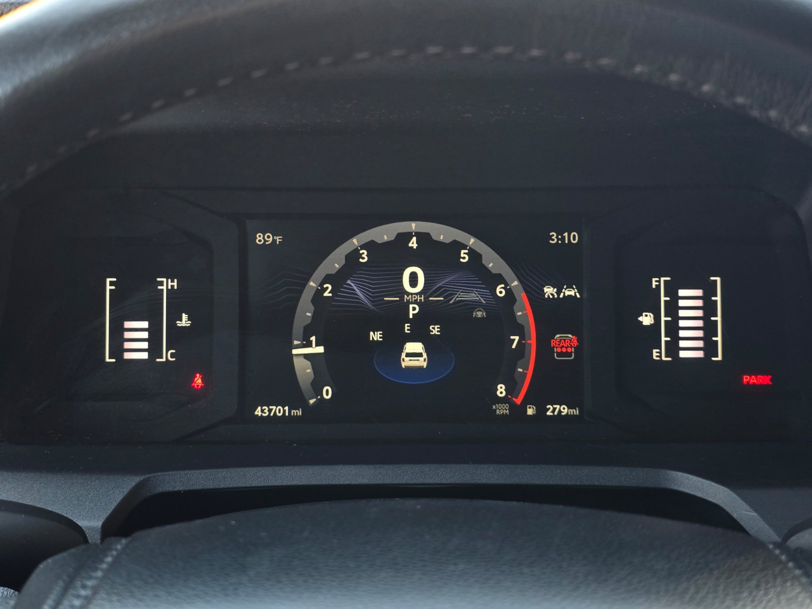 Used 2025 Toyota 4Runner SR5 AWD/4WD image 18