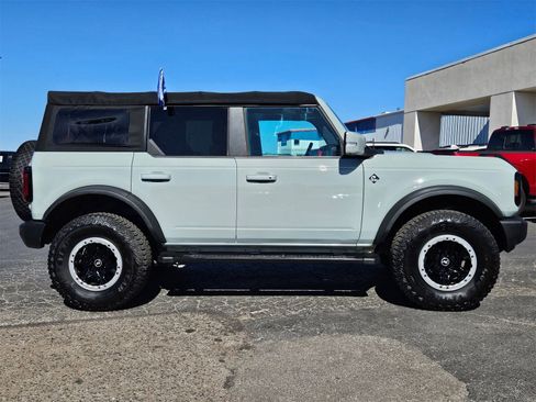 Certified 2022 Ford Bronco Outer Banks w/ Sasquatch Package image 4