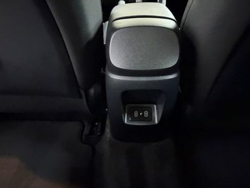 Used 2025 Hyundai Elantra Sport FWD image 18