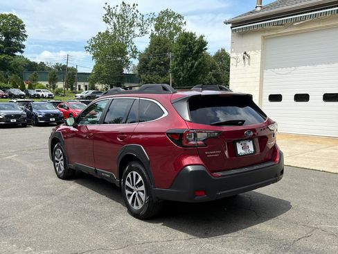 Certified 2024 Subaru Outback Premium AWD/4WD image 3
