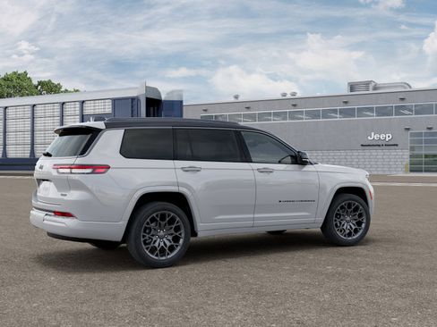 New 2026 Jeep Grand Cherokee L Summit AWD/4WD image 39