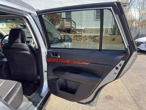 Used 2012 Subaru Outback 3.6R Limited w/ Moonroof Pkg image 14