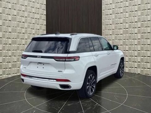 Certified 2023 Jeep Grand Cherokee Overland w/ Luxury Tech Group IV AWD/4WD image 5