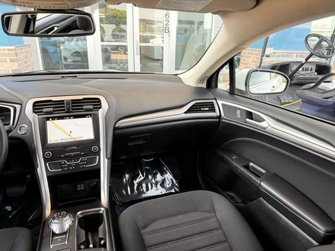 Used 2019 Ford Fusion SE FWD image 23