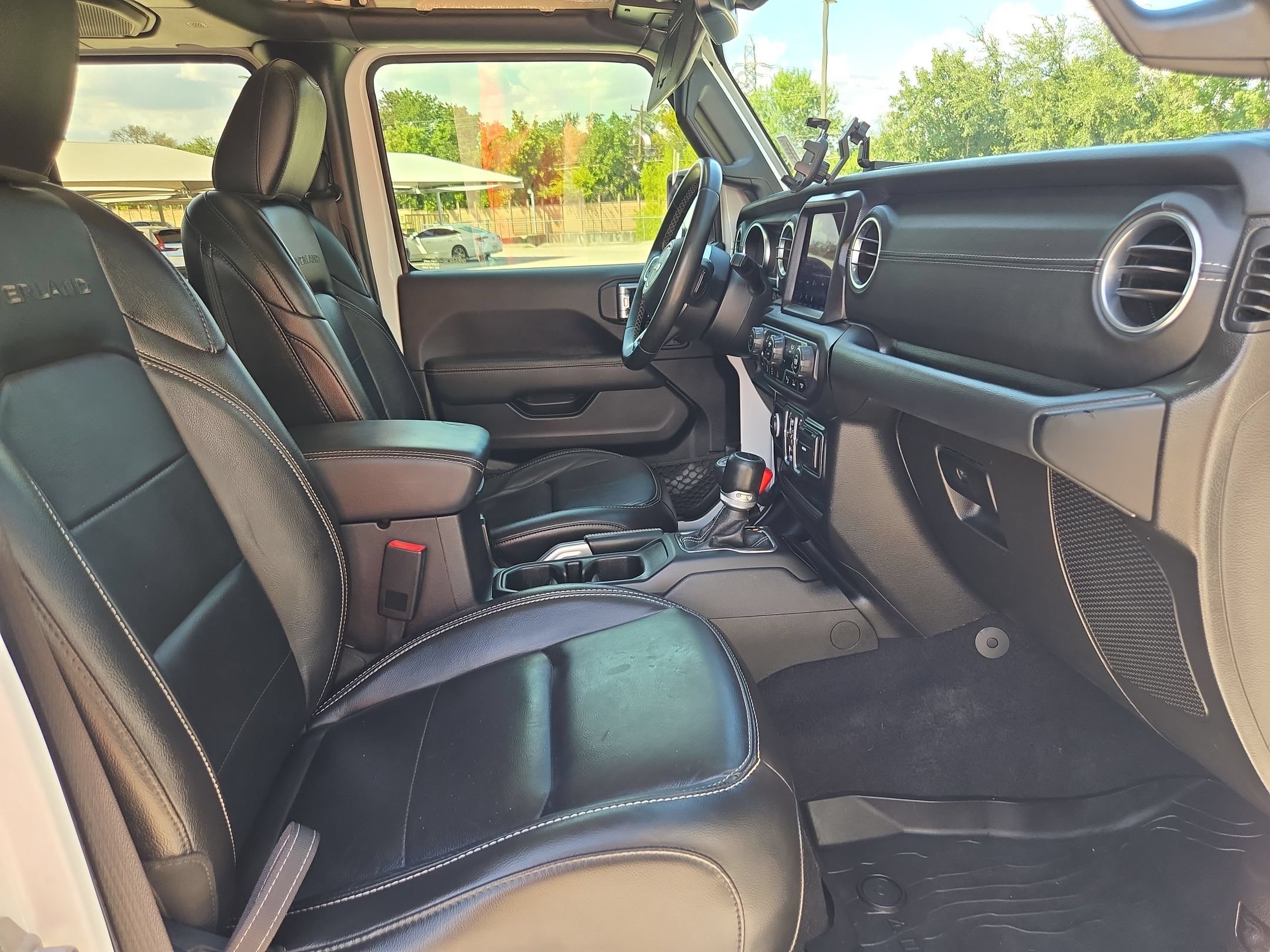 Used 2020 Jeep Gladiator Overland AWD/4WD image 27