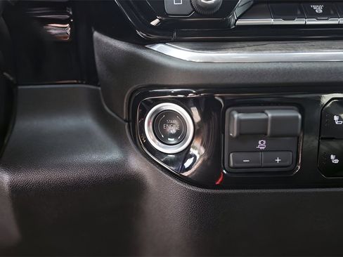 Used 2025 Chevrolet Silverado 2500 LTZ image 21