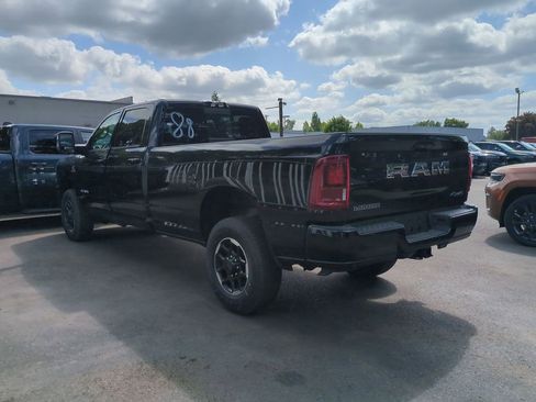 New 2026 RAM 2500 Laramie AWD/4WD image 5