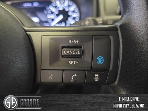 Used 2024 Nissan Rogue SV AWD/4WD image 32
