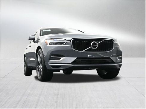 Used 2019 Volvo XC60 T8 Momentum w/ Premium Package AWD/4WD image 28