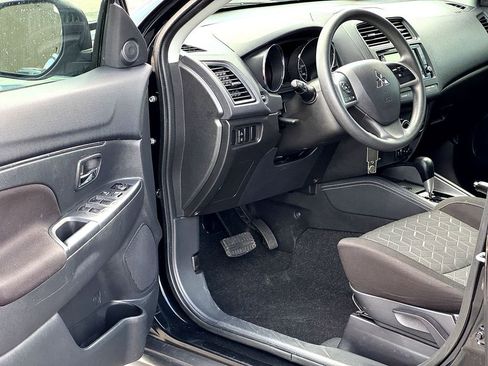 Used 2025 Mitsubishi Outlander Sport ES image 11