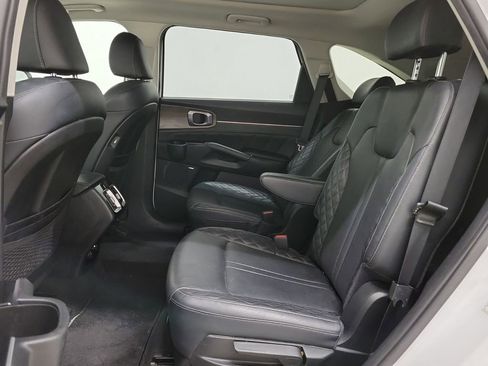 Used 2021 Kia Sorento SX Prestige image 16