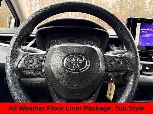 Used 2025 Toyota Corolla LE image 17