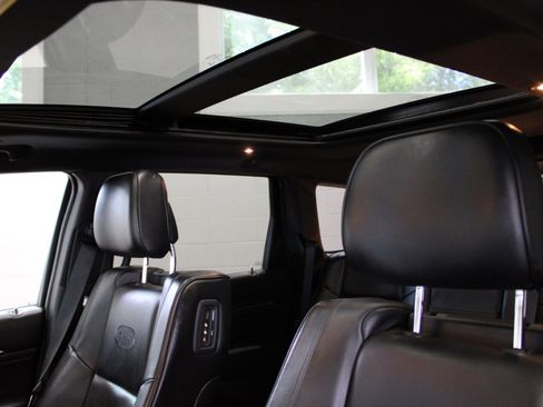 Used 2018 Jeep Grand Cherokee Overland image 12