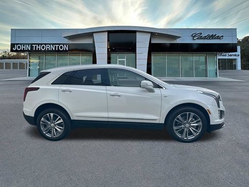 Certified 2025 Cadillac XT5 Premium Luxury w/ Technology Package FWD image 4