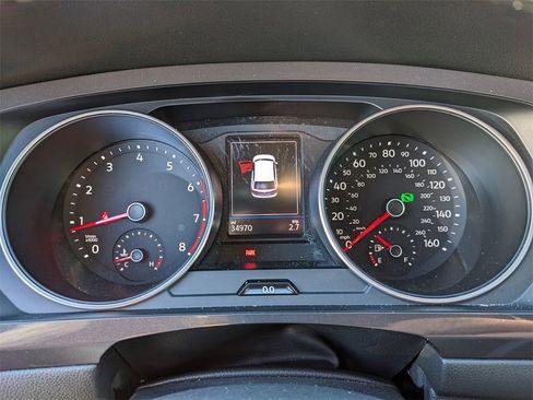 Certified 2021 Volkswagen Tiguan SE R-Line image 31