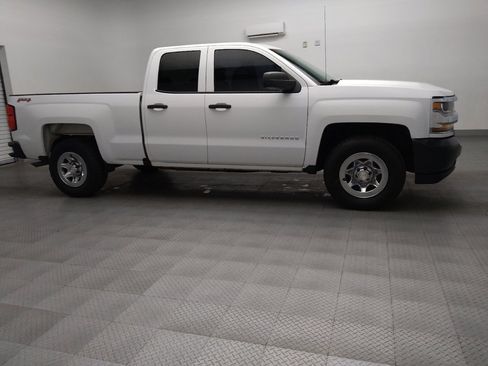 Used 2017 Chevrolet Silverado 1500 W/T w/ Trailering Package image 11