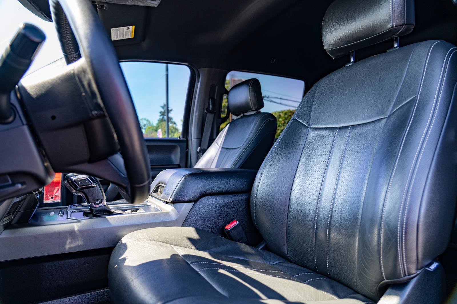 Used 2017 Ford F150 XLT w/ Equipment Group 302A Luxury AWD/4WD image 14