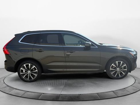 Used 2022 Volvo XC60 B5 Momentum w/ Protection Package Premier FWD image 8