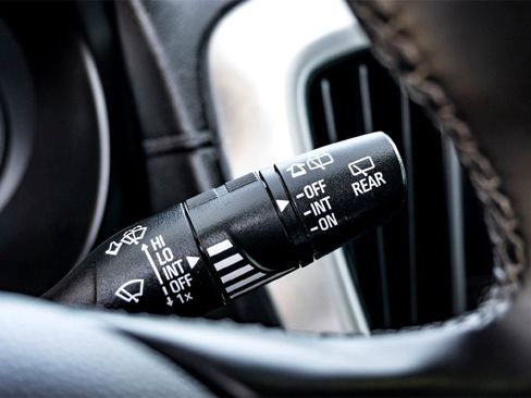 Used 2024 GMC Terrain SLT image 21