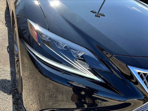 Used 2019 Lexus LS 500 AWD w/ Interior Upgrade Package image 32