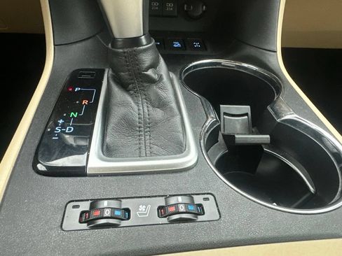Used 2018 Toyota Highlander Limited Platinum AWD/4WD image 22