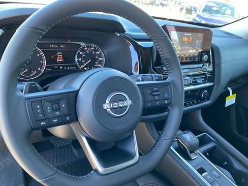 New 2025 Nissan Pathfinder SV image 13