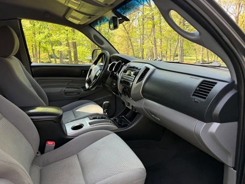 Used 2012 Toyota Tacoma PreRunner w/ SR5 Pkg image 37