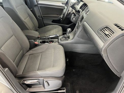 Used 2016 Volkswagen Golf S image 13