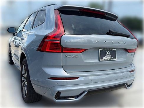 Used 2025 Volvo XC60 B5 Plus AWD/4WD image 6