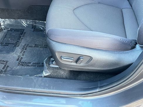 Used 2025 Toyota Highlander LE image 24